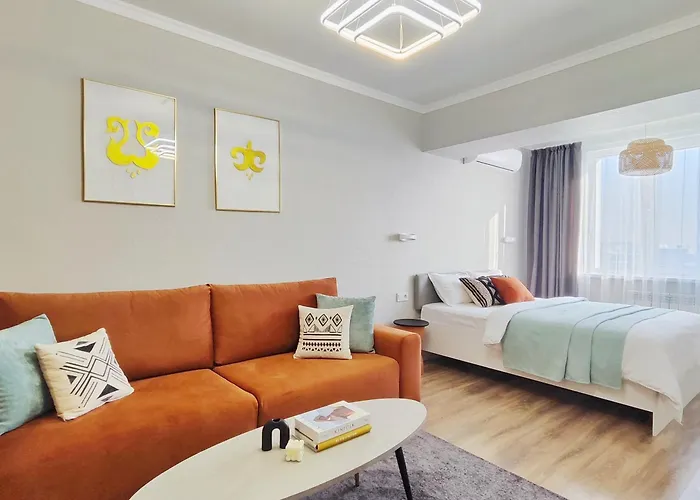 Modern Apartment In Golden Square
