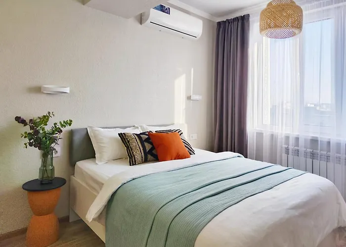Modern Apartment In Golden Square